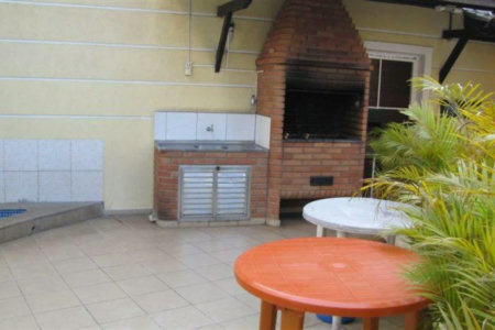 Casa à venda com 3 quartos, sendo 1 suíte, no condomínio Villa Jardim Sul, São Paulo - SP