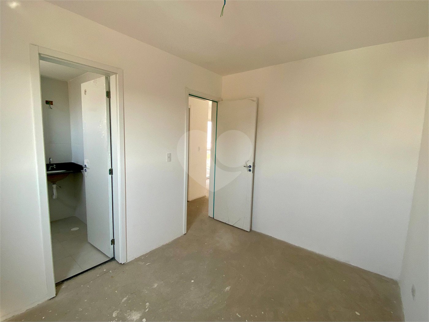 Apartamento à venda com 2 quartos, sendo 1 suíte, em Vila Galvão, Guarulhos, SP