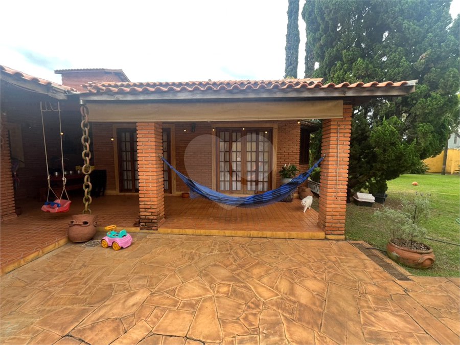Casa à venda com 3 quartos, sendo 1 suíte, em Parque Santa Marta, São Carlos, SP