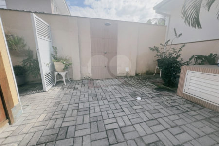 Casa em condomínio à venda com 4 quartos, sendo 2 suítes,  em Caravelas, Armação dos Búzios, RJ