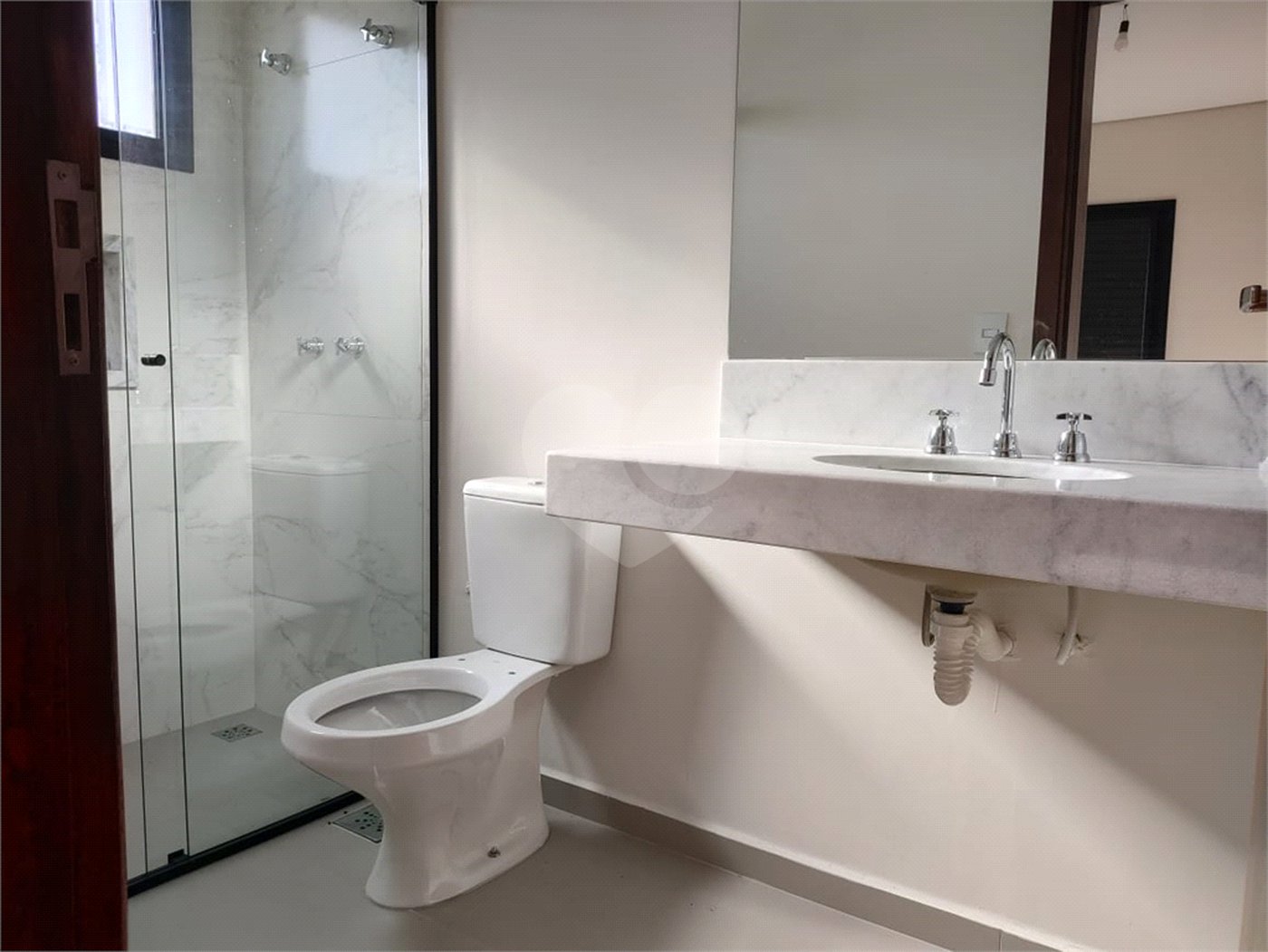 Casa à venda com 3 suítes no condomínio Santa Isabel I, Louveira - SP