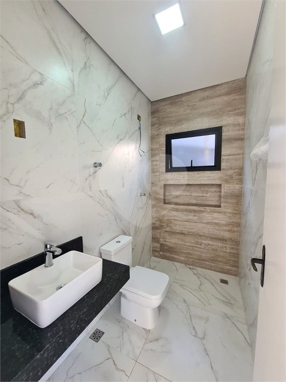 Casa à venda com 3 suítes no condomínio Reserva dos Jatobás, Louveira - SP