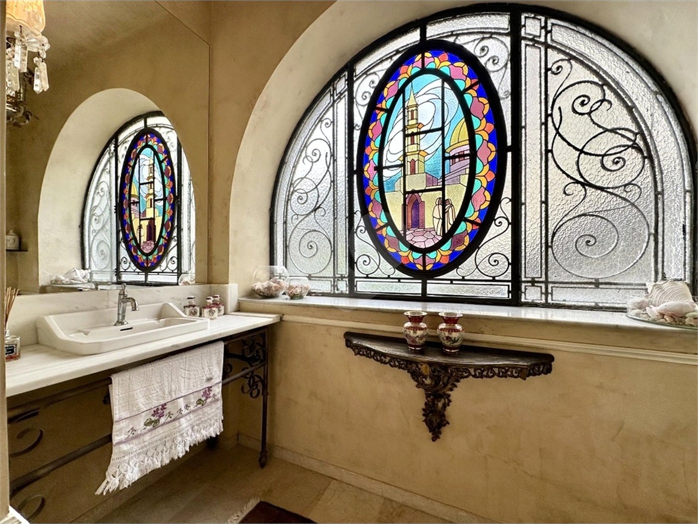 Casa à venda com 7 quartos, sendo 1 suíte, em Cosme Velho, Rio de Janeiro, RJ