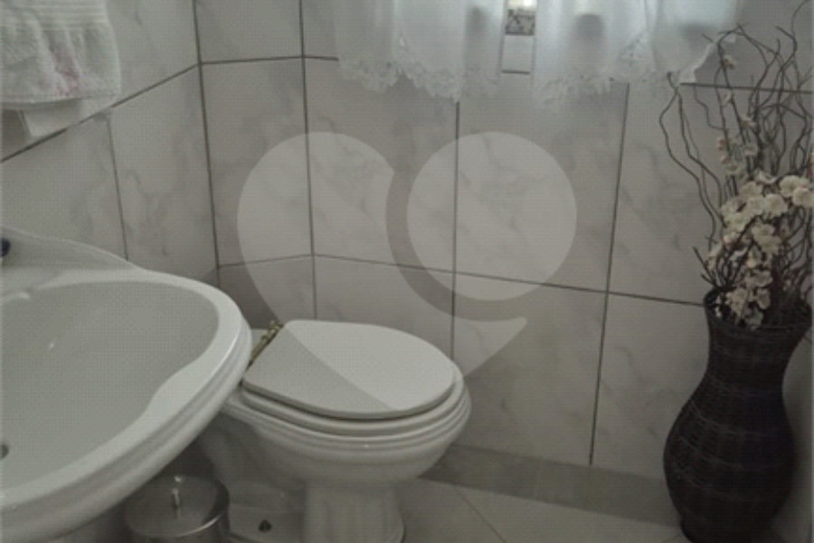 Sobrado à venda com 3 quartos, sendo 1 suíte, em Tremembé, São Paulo, SP