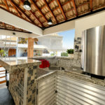 Casa à venda com 5 suítes no condomínio Parque Village Castelo, Itu - SP