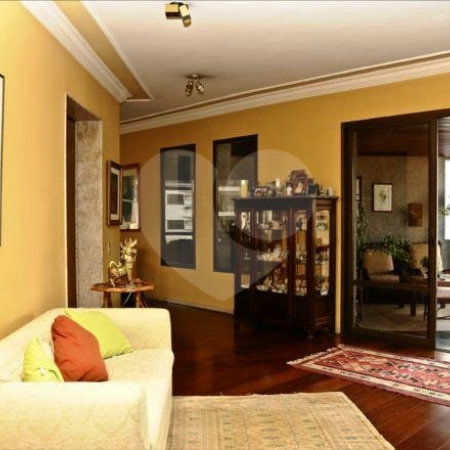 Apartamento à venda com 3 suítes em Real Parque, São Paulo, SP