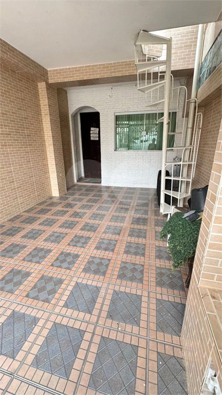 Sobrado à venda com 4 quartos em Interlagos, São Paulo, SP