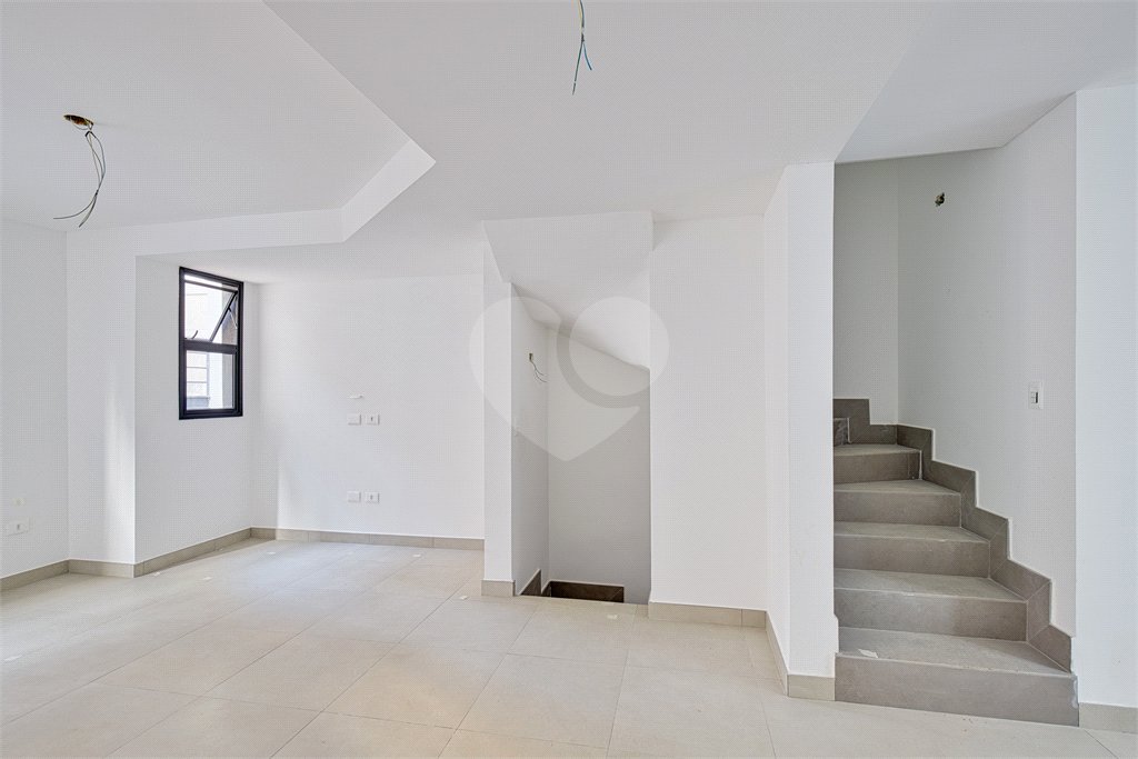 Casa à venda com 3 quartos, sendo 2 suítes, no condomínio Cube Villa, São Paulo - SP