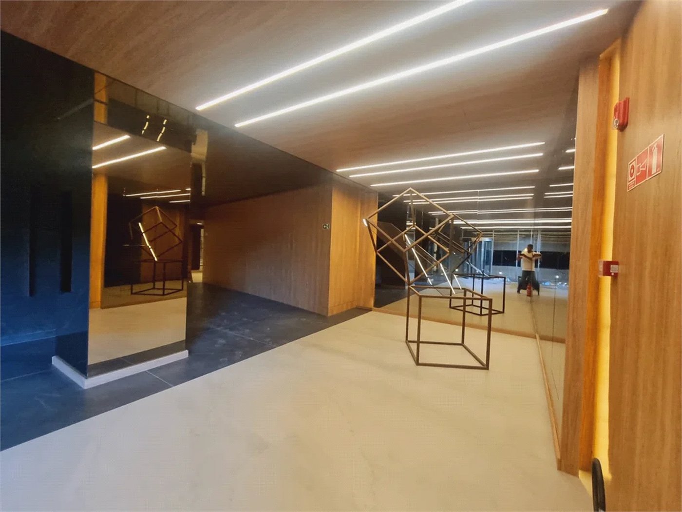 Apartamento à venda ou para alugar com 3 quartos, sendo 1 suíte,  em Jardim das Acácias, São Paulo, SP