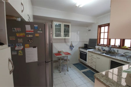 Sobrado à venda com 7 quartos, sendo 2 suítes, em Jardim Marajoara, São Paulo, SP