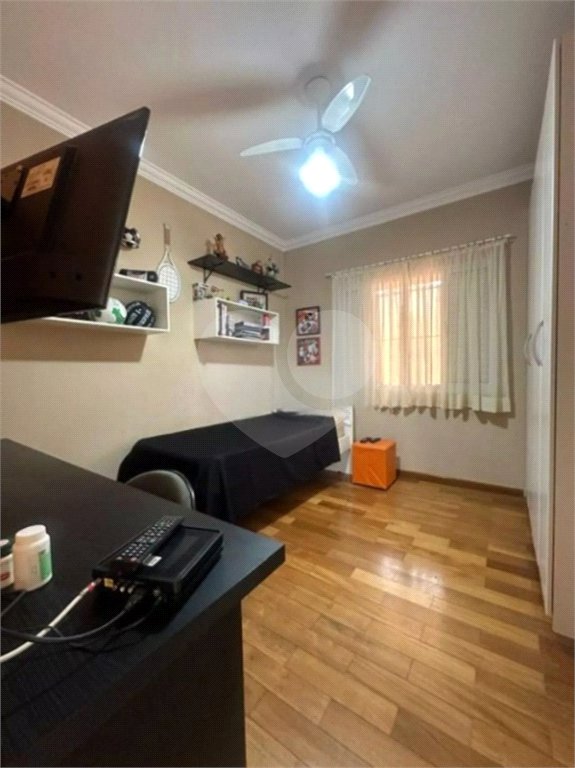 Casa à venda com 3 quartos, sendo 1 suíte, no condomínio Residencial Delle Stelle, Louveira - SP