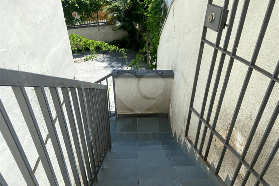 Sobrado à venda com 3 quartos, sendo 1 suíte, em Parque Maria Domitila, São Paulo, SP