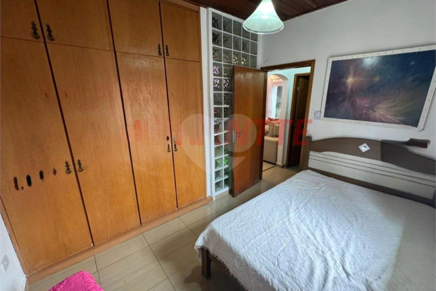 Sobrado à venda com 4 quartos, sendo 1 suíte, em Vila Gustavo, São Paulo, SP