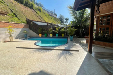 Casa à venda com 4 quartos, sendo 2 suítes, no condomínio Ype Branco 2, São Paulo - SP