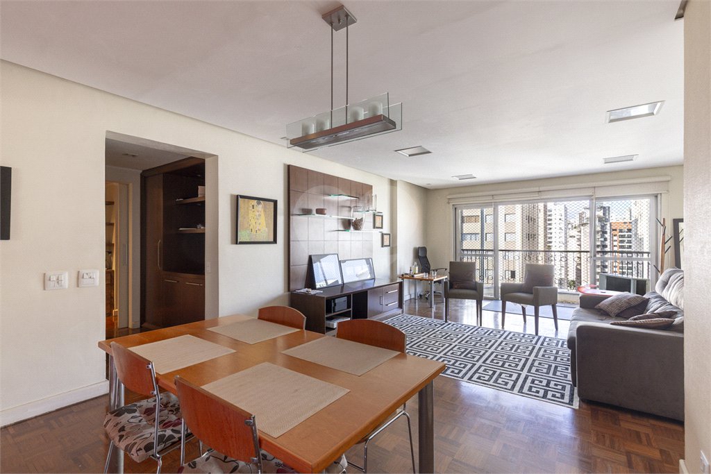 Apartamento à venda com 4 quartos, sendo 2 suítes, em Indianópolis, São Paulo, SP