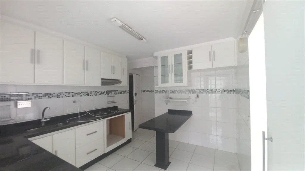 Apartamento à venda com 3 quartos, sendo 1 suíte, em Vila Andrade, São Paulo, SP