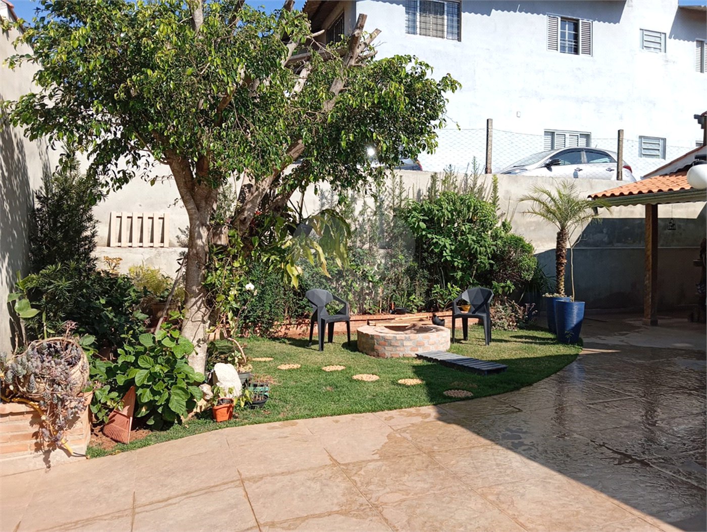 Casa à venda com 4 quartos, sendo 2 suítes,  em Guaxinduva, Atibaia, SP