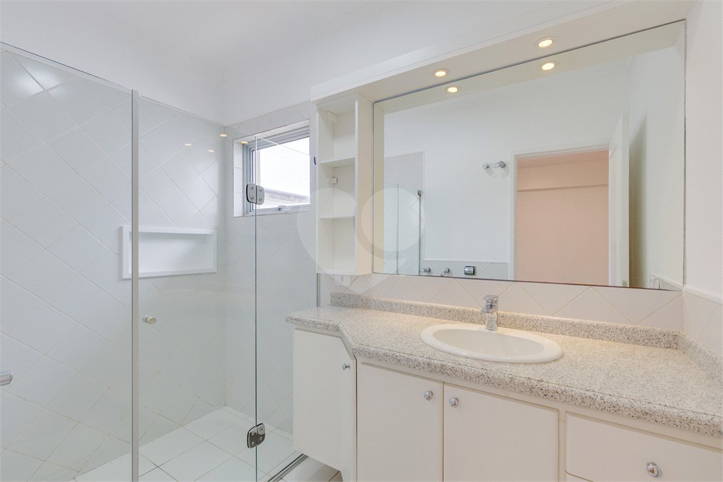 Casa de Vila à venda com 3 quartos, sendo 2 suítes, em Santo Amaro, São Paulo, SP