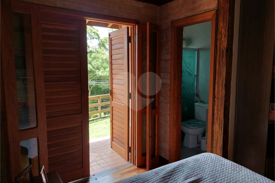 Casa à venda com 3 suítes em Roseira, Mairiporã, SP