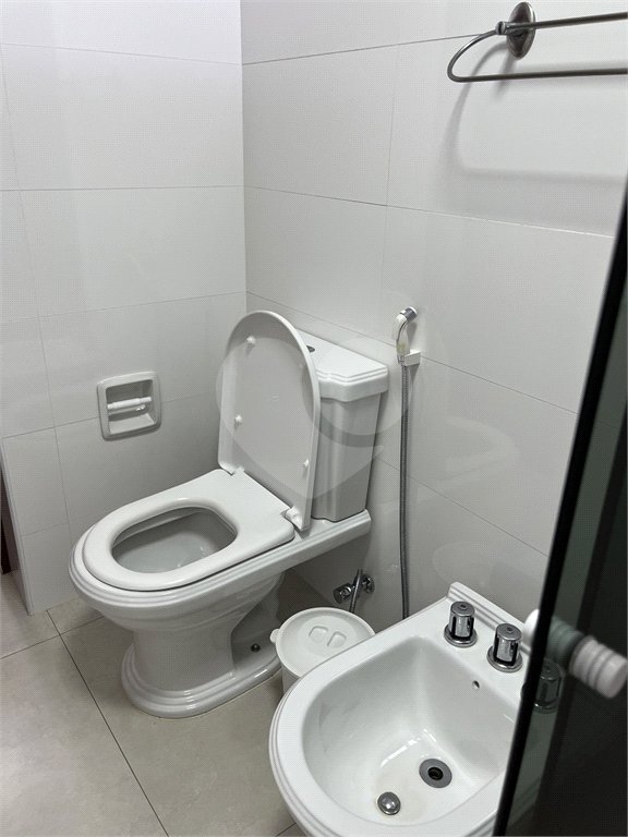 Apartamento à venda ou para alugar com 3 quartos, sendo 1 suíte, em Enseada, Guarujá, SP