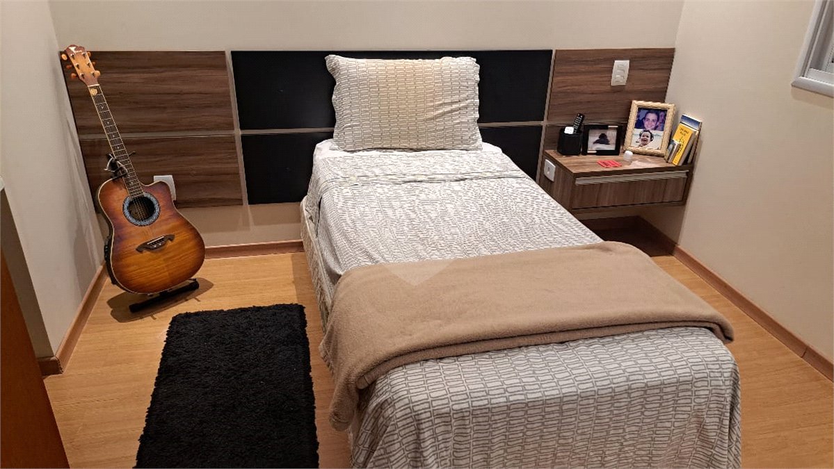 Casa à venda com 4 quartos, sendo 3 suítes,  no condomínio Res. Luzern, Campinas - SP