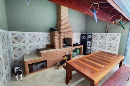 Casa à venda com 3 quartos, sendo 1 suíte,  em Vila Cecília, Mogi das Cruzes, SP