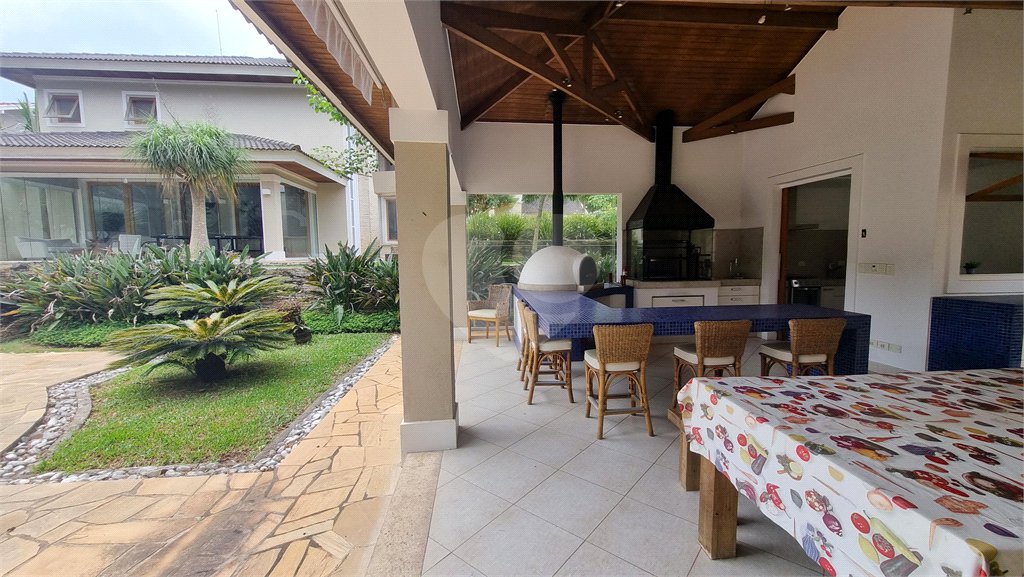 Casa à venda ou para alugar com 5 suítes em Serra da Cantareira, Mairiporã, SP