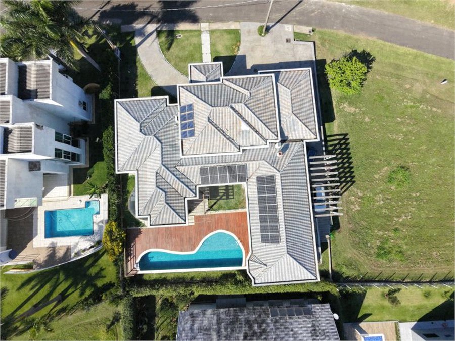 Casa à venda com 5 quartos, sendo 3 suítes, no condomínio Residencial Vale do Lago, Sorocaba - SP