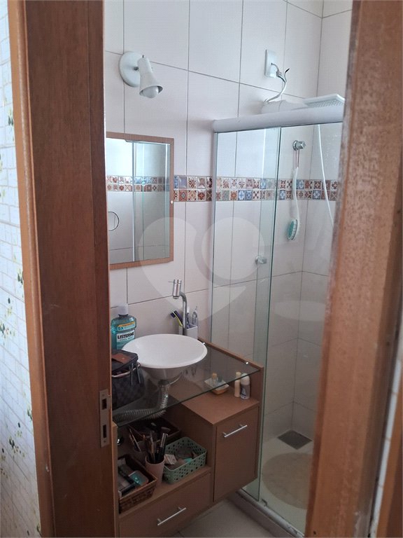 Casa à venda com 3 quartos, sendo 2 suítes, no condomínio Rio Bon, Rio de Janeiro - RJ