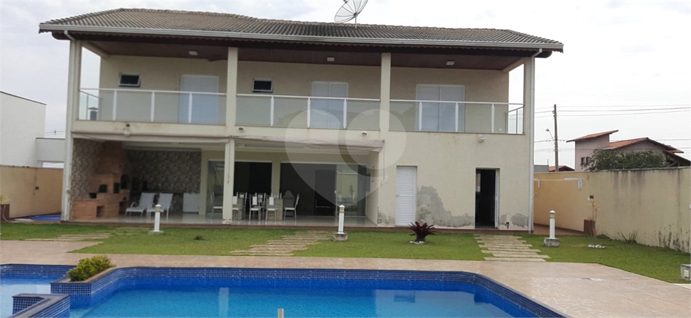 Casa à venda com 3 suítes no condomínio Parque Residencial Shambala 3, Atibaia - SP