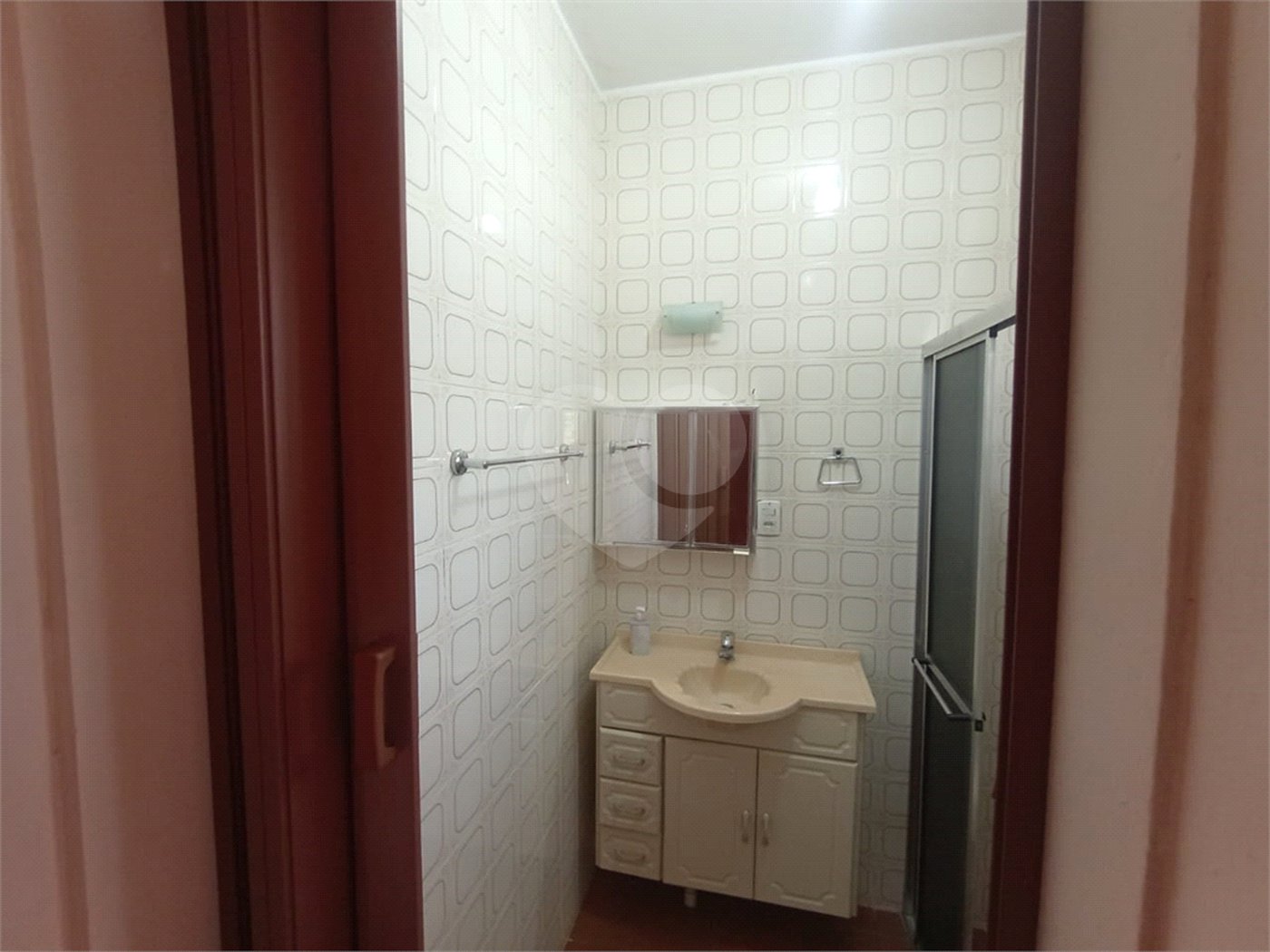 Chácara à venda com 6 quartos, sendo 1 suíte,  em Cercadinho, Alambari, SP