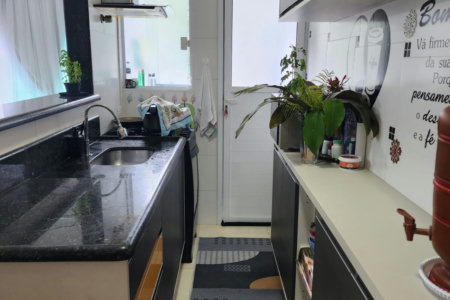 Casa à venda com 3 quartos, sendo 1 suíte, em Canto do Forte, Praia Grande - SP