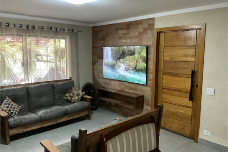 Sobrado à venda com 3 quartos, sendo 1 suíte, em Horto Florestal, São Paulo, SP