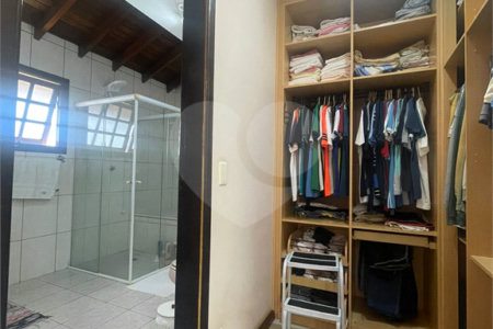 Casa à venda com 3 quartos, sendo 2 suítes,  em Vila Oliveira, Mogi das Cruzes, SP