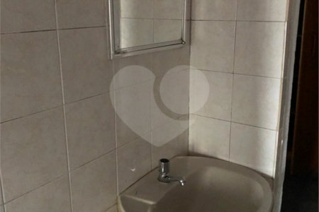 Casa à venda com 4 quartos, sendo 1 suíte,  em Jardim Rosa Maria, São Paulo, SP