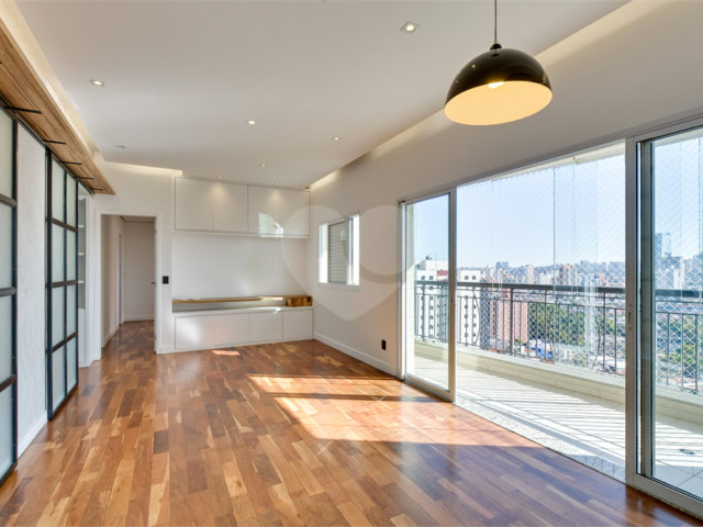 Apartamento à venda com 3 quartos, sendo 1 suíte,  em Santo Amaro, São Paulo, SP