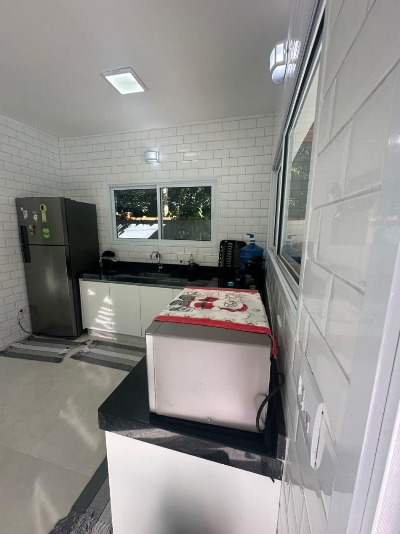 Sobrado com 3 dormitórios à venda, 269 m² por R$ 1.280.000,00 - Sertão do Camburi - São Sebastião/SP