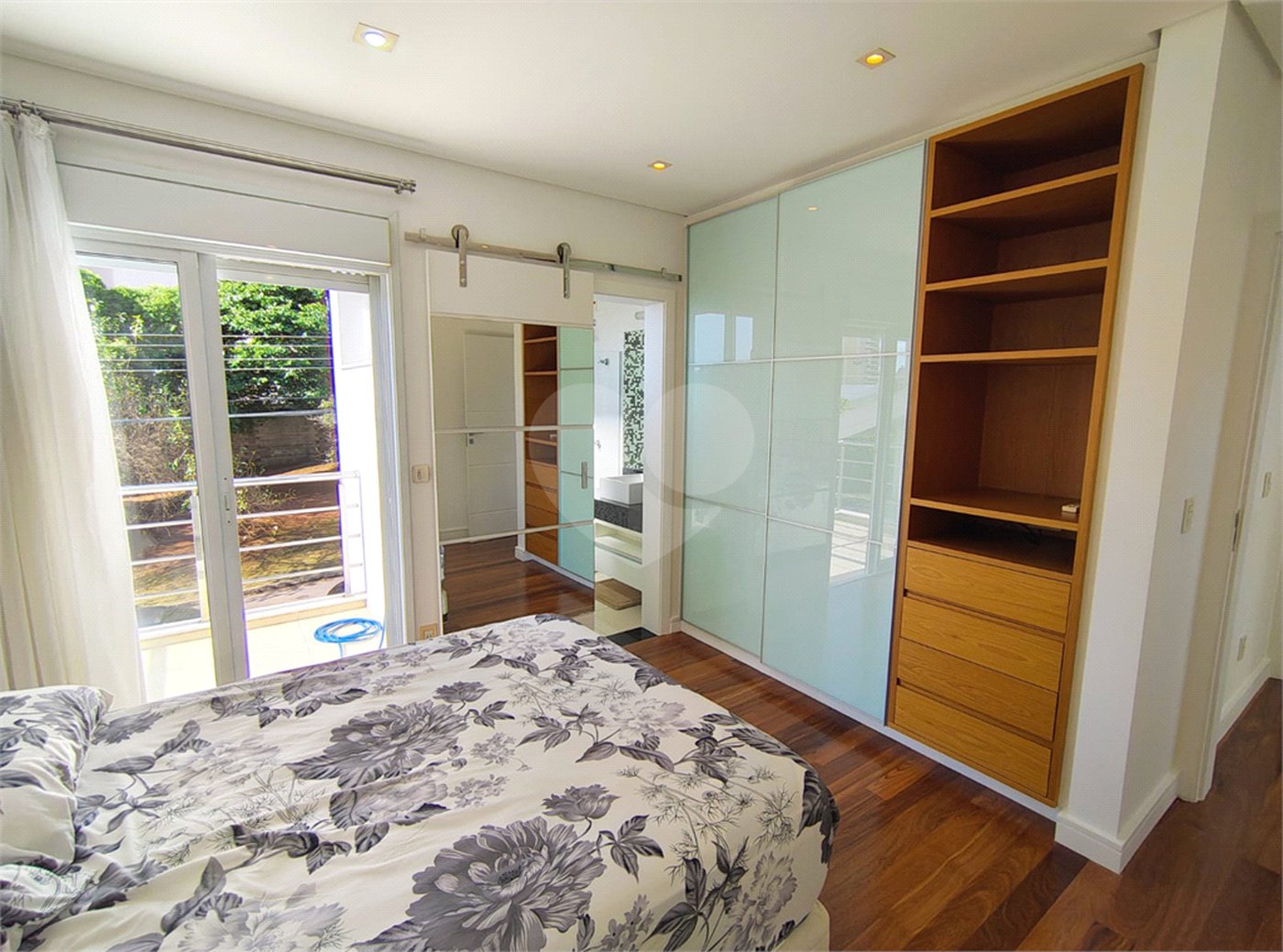 Casa à venda ou para alugar com 4 suítes no condomínio Quinta das Laranjeiras, Jundiaí - SP