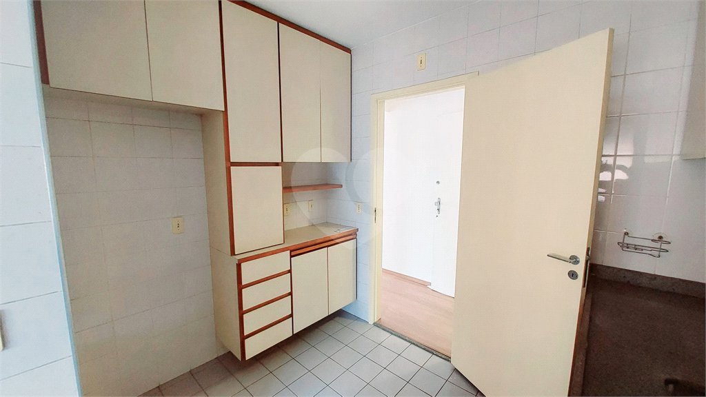 Apartamento à venda com 3 quartos, sendo 1 suíte, em Vila Olímpia, São Paulo, SP
