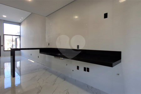 Casa à venda com 3 quartos, sendo 1 suíte,  no condomínio Horto Florestal 1, Sorocaba - SP