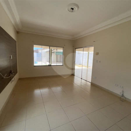 Casa à venda com 3 quartos, sendo 1 suíte,  em Jardim Primaveril, Três Lagoas, MS