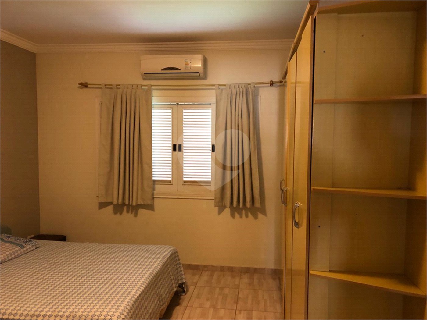 Casa à venda com 4 quartos, sendo 2 suítes, no condomínio Zuleika Jabour, Salto - SP
