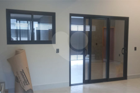 Casa Térrea à venda com 3 quartos, sendo 1 suíte, em Jardim Bom Sucesso, Indaiatuba, SP