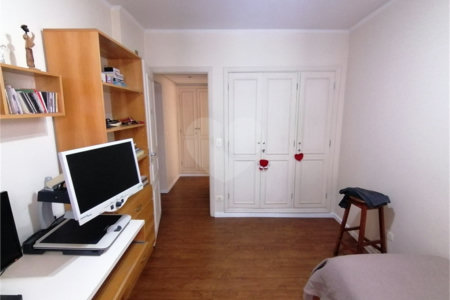 Apartamento à venda com 3 quartos, sendo 1 suíte, em Jardim Paulista, São Paulo, SP