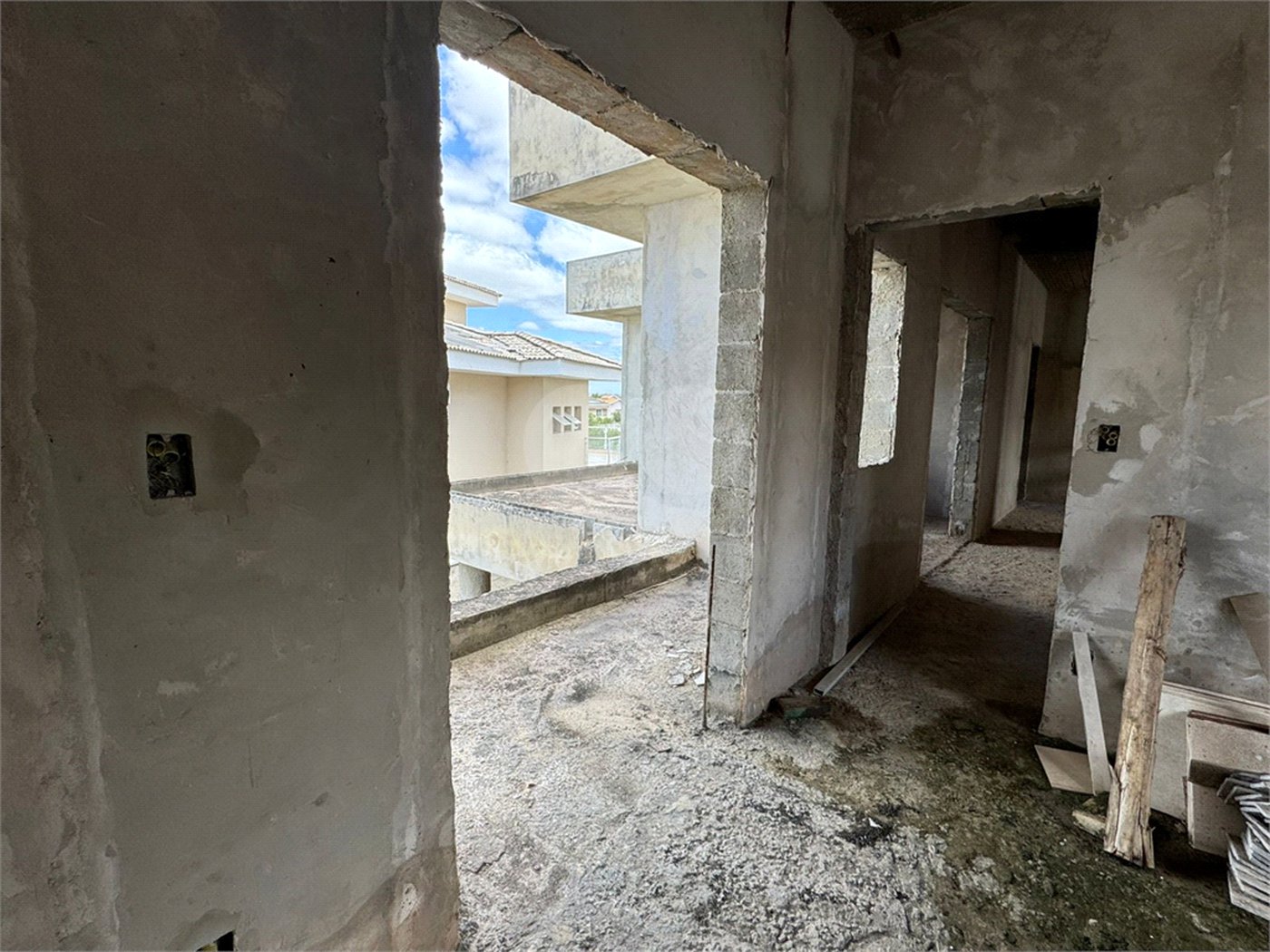 Casa à venda com 5 quartos, sendo 4 suítes,  no condomínio Jardim Theodora, Itu - SP
