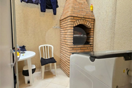 Casa à venda com 3 quartos, sendo 1 suíte, no condomínio Rafaela I, São Paulo - SP