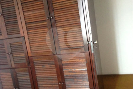 Sobrado à venda com 4 quartos, sendo 1 suíte, em Jardim Celeste, São Paulo, SP
