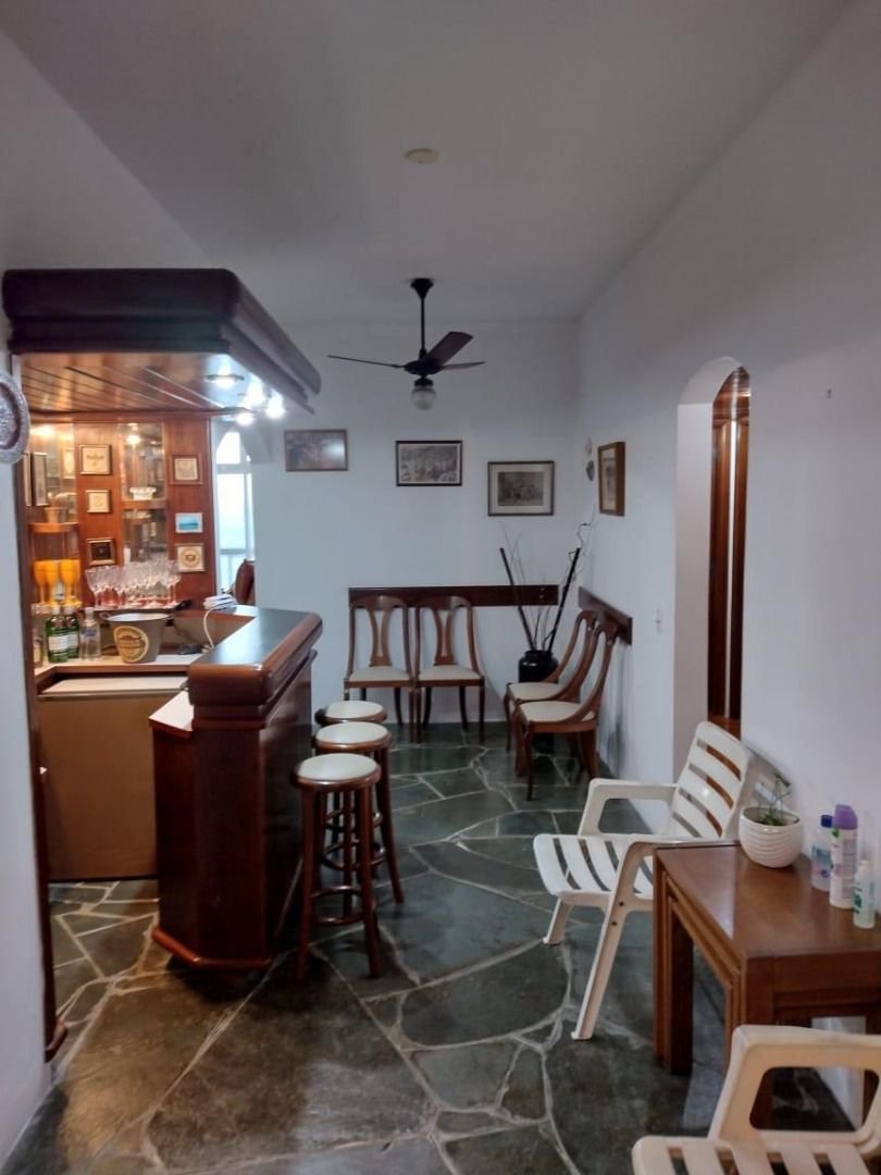 Apartamento com 4 dormitórios à venda, 150 m² por R$ 1.200.000,00 - Praia das Pitangueiras - Guarujá/SP