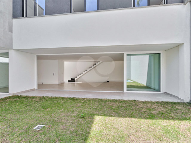 Casa à venda com 4 suítes no condomínio Edifício Jade, São Paulo - SP