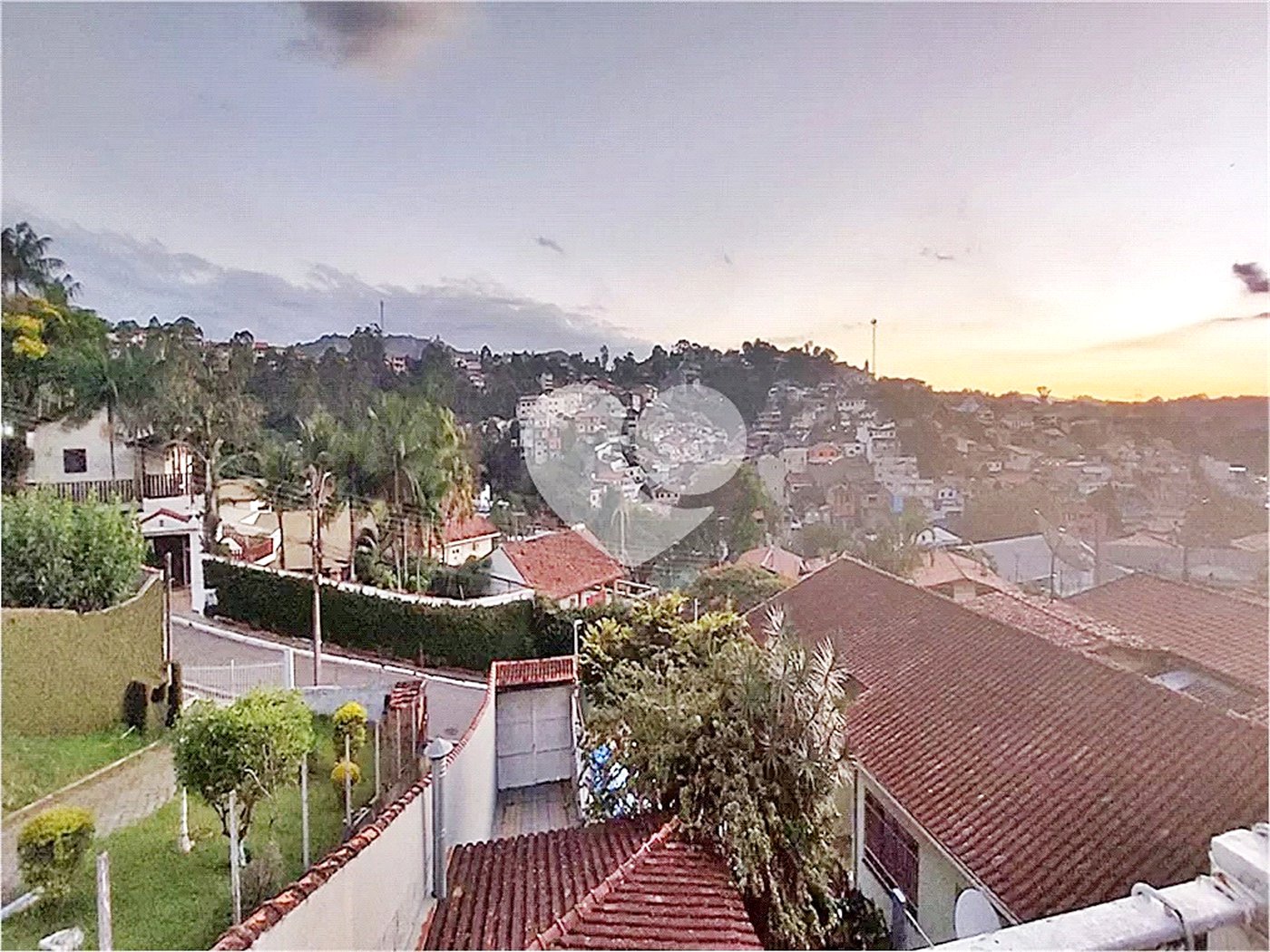 Casa Térrea à venda ou para alugar com 4 quartos, sendo 2 suítes, no Centro, Mairiporã, SP